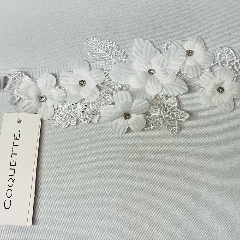 Coquette White Floral Embellished Bridal Belt